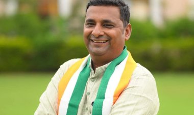 चुनाव की घोषणा होते ही प्रदेश कांग्रेस सचिव अशरफ हुसैन ने ठोकी स्वामी विवेकानंद सदर बाजार वार्ड क्रमांक 44 रायपुर से पार्षद पद के लिए दावेदारी