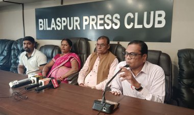 *ब्रेकिंग: मुंगेली जिले में खुलेआम की जा रही है लोकतंत्र की हत्या, भाजपा नेता कर रहे हैं गुंडागर्दी*,खुटेरा गांव में सरपंच पद की प्रक्रिया फिर से शुरू कराकर निष्पक्ष चुनाव कराए निर्वाचन आयोग, पीड़ित पक्ष ने प्रशासन पर लगाया पक्षपात का आरोप।