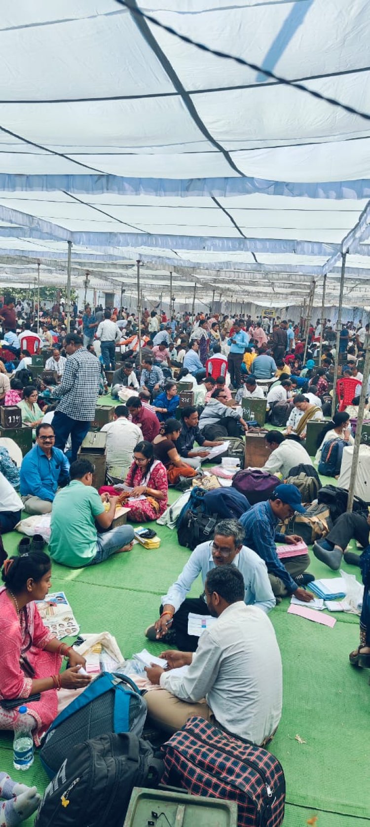 *दूसरे चरण के लिए मतदान दल रवाना: जनपद बिल्हा के 242142 मतदाता करेंगे अपने मताधिकार का प्रयोग*