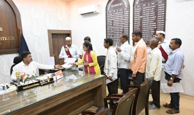 *आचार संहिता समाप्त होने के बाद एक बार फिर शुरू हुआ जनदर्शन, कलेक्टर ने सुनी लोगो की समस्याएं*