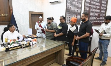 *साप्ताहिक जनदर्शन: कलेक्टर ने सुनी आम लोगों की समस्याए, सम्बन्धित अधिकारियों को दिए आवश्यक निर्देश*