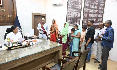 *जनदर्शन : साप्ताहिक जनदर्शन में कलेक्टर ने सुनी समस्याएं, संबंधित अधिकारियों को मौके पर किए वॉट्सएप तत्काल निराकरण के दिए निर्देश*