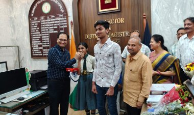 *10 वीं, 12वीं बोर्ड परीक्षा के परिणाम जारी,10वीं की प्रावीण्य सूची में उत्कर्ष ने 9वां और राधिका ने 10वां स्थान किया हासिल,कलेक्टर ने दी बधाई और शुभकामनाएं*