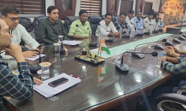 *कलेक्टर ने ली बोर खनन ठेकेदारों की बैठक,अंधाधुंध भूजल के उपयोग पर जताई चिंता,सभी एसडीएम को प्रतिबंध का कड़ाई से पालन कराने के निर्देश*