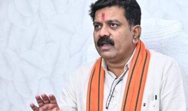 *डिप्टी सीएम विजय शर्मा ने सुकमा में हुए नक्सली हमले पर कहा नक्सलियों के खिलाफ सख्त कार्रवाई जारी रहेगी इस कायराना कृत्य का माकूल जवाब दिया जाएगा, हमले में अतिरिक्त पुलिस अधीक्षक आकाश राव गिरपुंजे की शहादत पर जताया गहरा शोक*