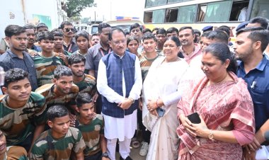 मुख्यमंत्री श्री विष्णुदेव साय से 26 अग्निवीरों ने की सौजन्य मुलाकात