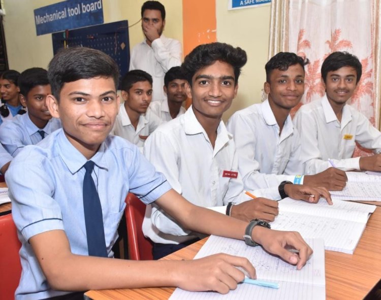 राजनांदगांव में 684 विद्यार्थियों के लिए शुरू हुई निशुल्क नीट- जेईई कोचिंग