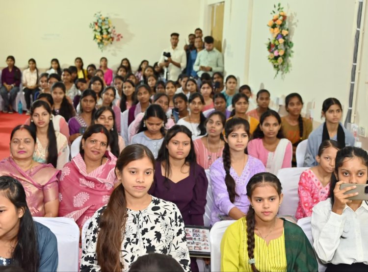 मुख्यमंत्री श्री विष्णु देव साय ने रायगढ़ जिले के ग्राम गढ़ उमरिया में नवगुरुकुल का किया शुभारंभ