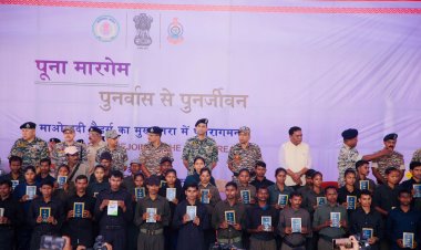 सरकार की व्यापक नक्सल उन्मूलन नीति तथा पुलिस, सुरक्षा बलों, स्थानीय प्रशासन और अन्य हितधारकों के प्रयासों की ऐतिहासिक उपलब्धि के तहत समर्पण की स्थिति निर्मित हुई।