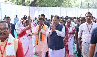 मुख्यमंत्री श्री विष्णुदेव साय ग्राम कण्डोरा पहुंचे, हुआ आत्मीय स्वागत