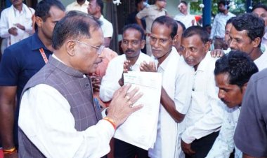 मुख्यमंत्री श्री विष्णु देव साय को दीपपर्व की शुभकामनाएं देने बगिया में लगा रहा तांता