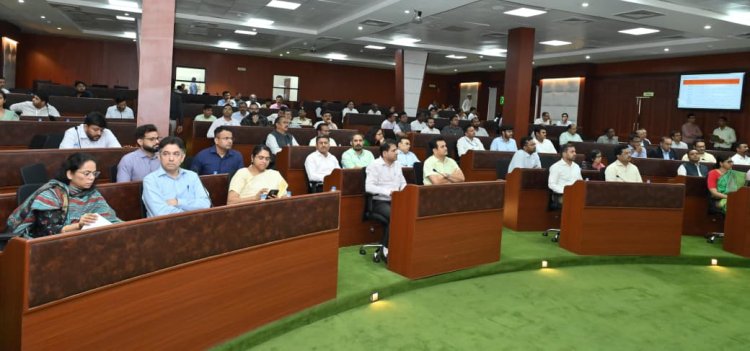CM Shri Sai holds marathon meeting with departmental secretaries and heads