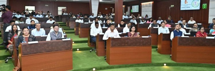 मुख्यमंत्री श्री विष्णु देव साय ने कलेक्टर्स कॉन्फ्रेंस में दिखाई सख्ती — कहा, “जनहित के कार्यों  में लापरवाही बर्दाश्त नहीं की जाएगी"