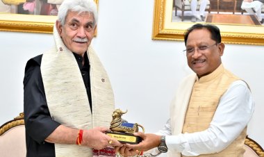 मुख्यमंत्री से जम्मू-कश्मीर के उपराज्यपाल श्री मनोज सिन्हा ने की सौजन्य मुलाकात