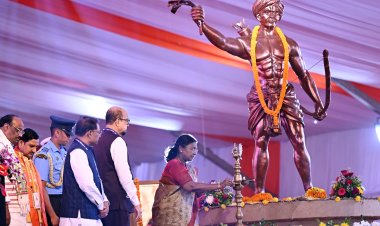 राष्ट्रपति ने अंबिकापुर, छत्तीसगढ़ में 'जनजातीय गौरव दिवस' समारोह में गरिमामयी उपस्थिति दर्ज कराई