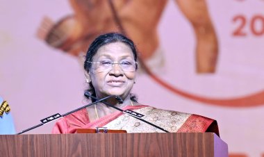 राष्ट्रपति श्रीमती द्रौपदी मुर्मु ने जनजातीय समाज प्रमुखों और स्वतंत्रता संग्राम सेनानियों से की मुलाकात