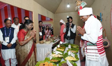 सरगुजा जिले में आयोजित कार्यक्रम में राष्ट्रपति श्रीमती द्रौपदी मुर्मु मुख्य अतिथि के रूप में हुईं शामिल