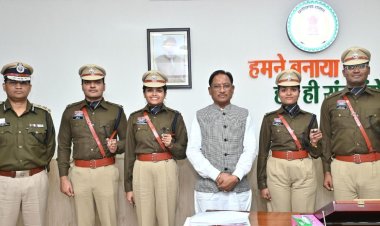 मुख्यमंत्री श्री विष्णुदेव साय से प्रशिक्षु आईपीएस अधिकारियों ने की सौजन्य भेंट