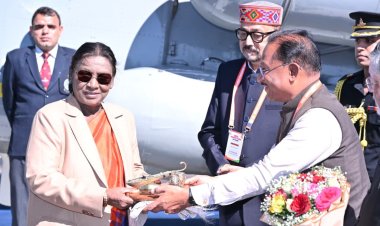 *मधेश्वर महादेव की पावन भूमि, गौरवशाली संस्कृति और अनुपम नैसर्गिक सौंदर्य से समृद्ध जशपुर की धरती पर माननीय राष्ट्रपति द्रौपदी मुर्मु जी का हार्दिक स्वागत एवं अभिनंदन।*