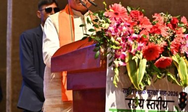 *मुख्यमंत्री ग्रामीण बस योजना के तहत 12 मार्ग में 12 नवीन बसों का शुभारंभ और रायपुर के पंडरी में आधुनिक लाइसेंस सेंटर कार्यालय भवन पंडरी का हुआ भूमिपूजन*