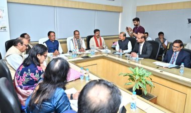 *सड़क निर्माण कार्य गुणवत्ता युक्त और समय-सीमा में करें पूरा- मुख्यमंत्री श्री साय*