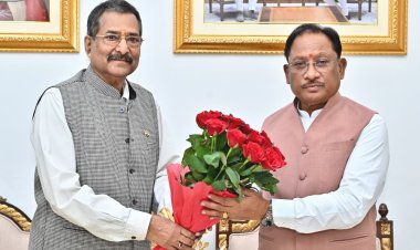 *मुख्यमंत्री श्री विष्णु देव साय से छत्तीसगढ़ राज्य पुलिस जवाबदेही प्राधिकरण के नव पदस्थ सदस्य श्री राजीव श्रीवास्तव ने की सौजन्य भेंट*