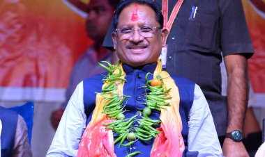 *रंगों में घुला समरसता का संदेश: मुख्यमंत्री श्री विष्णु देव साय होली मिलन समारोह में हुए शामिल*