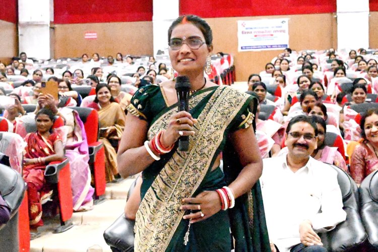 *महतारी वंदन योजना से सशक्त हुई महिलाएं, श्रीमती सरस्वती केंवट ने बढ़ाया अपना होटल व्यवसाय*