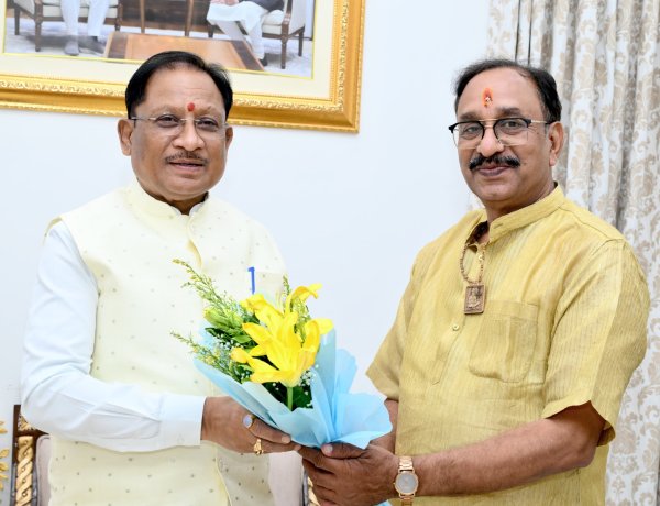 *मुख्यमंत्री से छत्तीसगढ़ योग आयोग के नवनियुक्त अध्यक्ष श्री संजय अग्रवाल ने की सौजन्य मुलाकात*