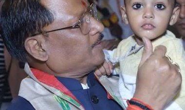 *मुख्यमंत्री श्री विष्णु देव साय ने अबूझमाड़ के गारपा में बच्चों और महिलाओं से किया आत्मीय संवाद*