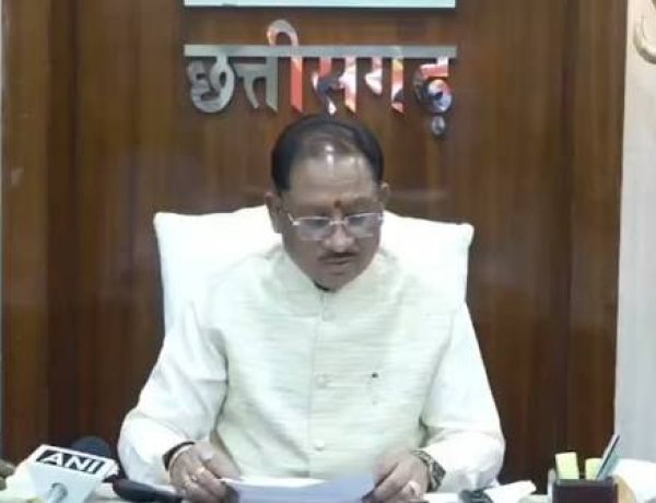 *मुख्यमंत्री श्री विष्णु देव साय ने पूर्व केंद्रीय मंत्री स्वर्गीय लरंग साय जी की प्रतिमा का किया वर्चुअल अनावरण*