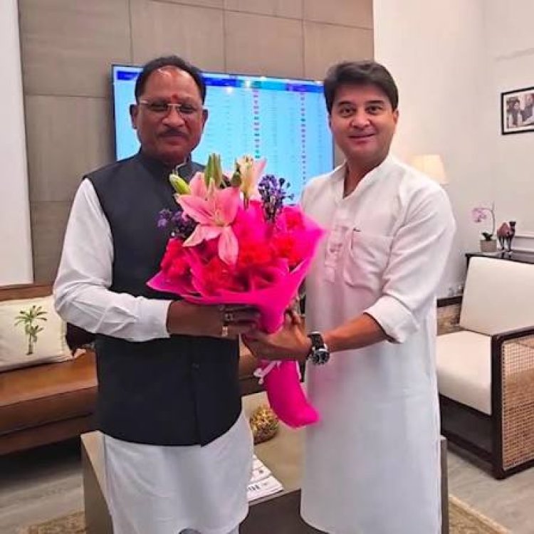 *गाँव के द्वार पहुँची डिजिटल सरकार : बड़ेकनेरा का ‘सेवा सेतु’ मॉडल बना ग्रामीण सुशासन की नई मिसाल - मुख्यमंत्री श्री विष्णुदेव साय*