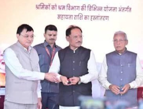 *मुख्यमंत्री श्री विष्णु देव साय ने रामचंडी मंदिर में पूजा-अर्चना कर प्रदेश की खुशहाली एवं सुख-समृद्धि की कामना की*