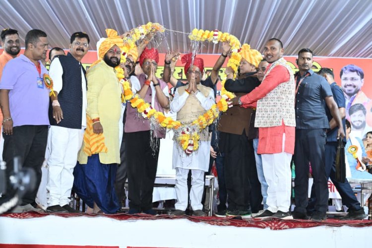 मुख्यमंत्री श्री साय ऐतिहासिक रावणभाठा मैदान में आयोजित विजयादशमी उत्सव में हुए शामिल, प्रदेशवासियों को दी दशहरा पर्व की शुभकामनाएं