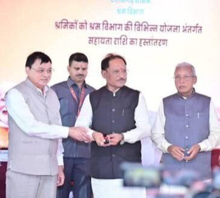 *मुख्यमंत्री श्री विष्णु देव साय ने रामचंडी मंदिर में पूजा-अर्चना कर प्रदेश की खुशहाली एवं सुख-समृद्धि की कामना की*